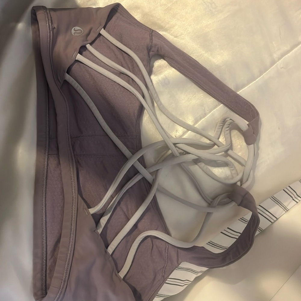 Lululemon sports bra